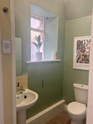 The Commodore Inn Grange-over-Sands Room photo